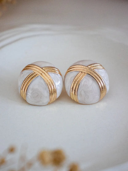 Ishhaara White Enamel Clip On Earrings