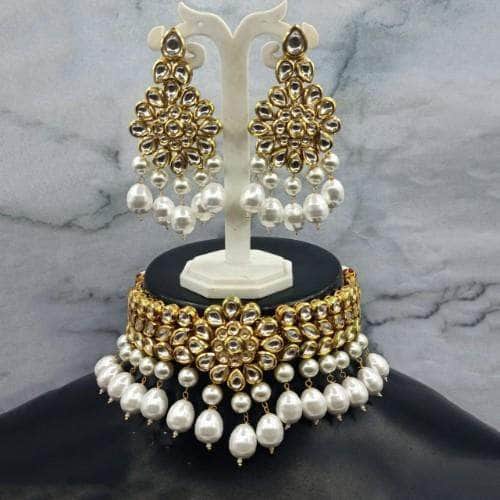 Ishhaara White Flower Kundan Choker And Earring Set