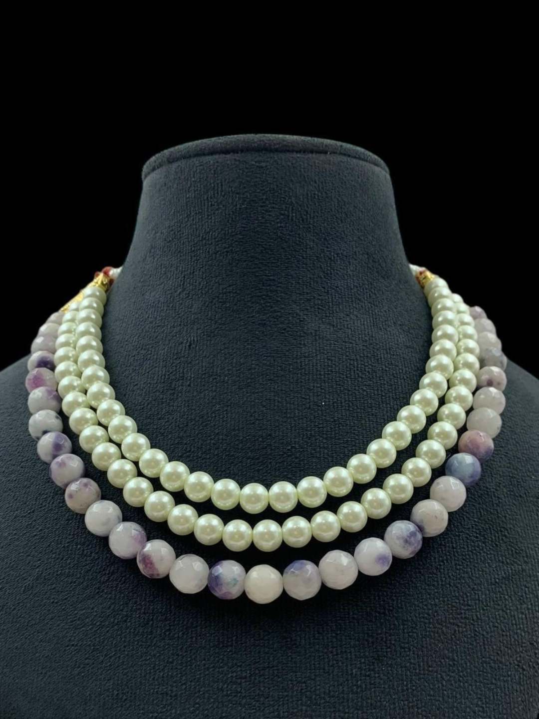 Ishhaara White Gemstones And Pearl Studded Layered Choker