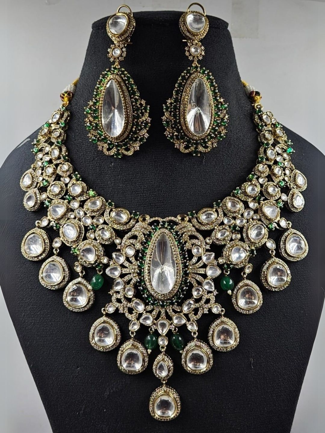 Ishhaara Green Grand Kundan Pearl Emerald Necklace Set