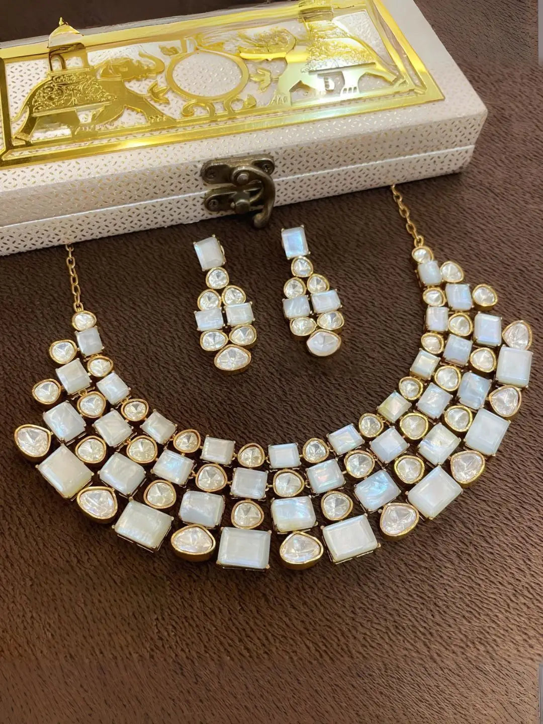 Ishhaara White Handcrafted Semi Precious Stone Studded Necklace