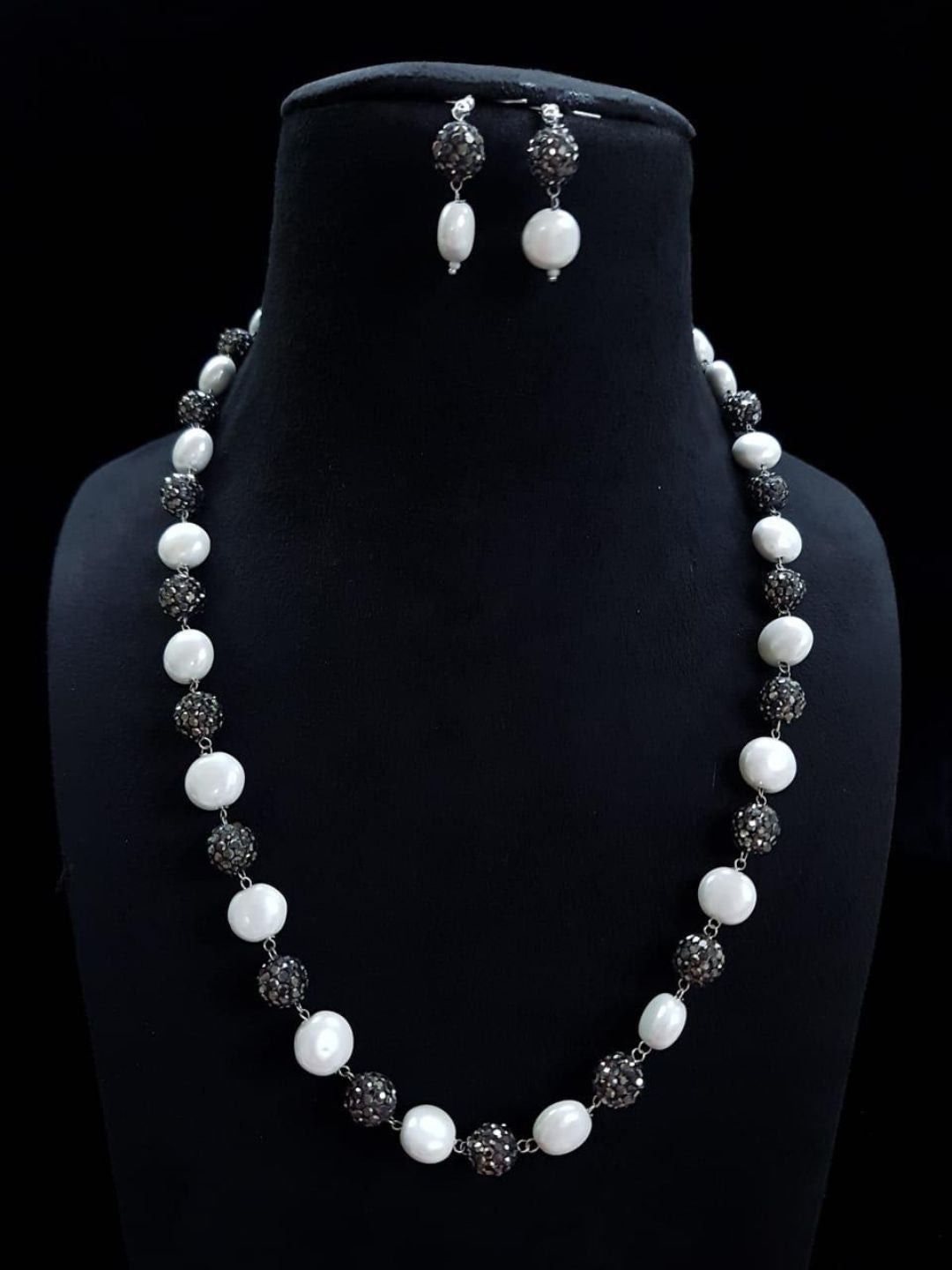 Ishhaara Black Handmade Painting Tumble Pearl Necklace Mala