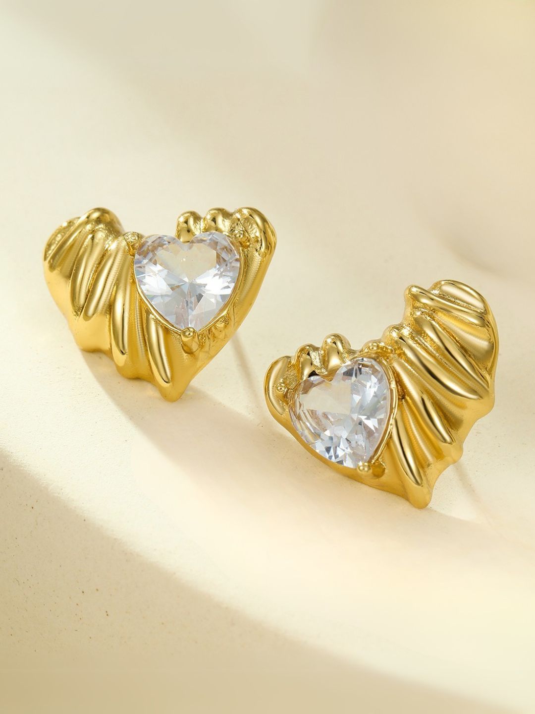 Ishhaara White Heart Stone Earring