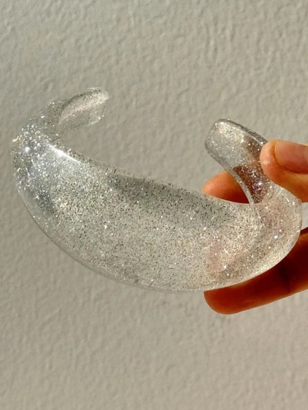 Ishhaara White Jelly Glitter Bracelet