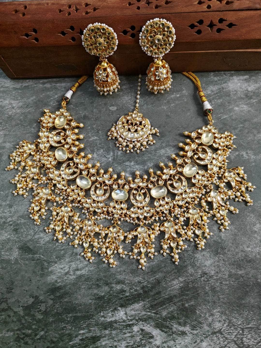 Ishhaara White Kundan Choker Necklace with Earring Set