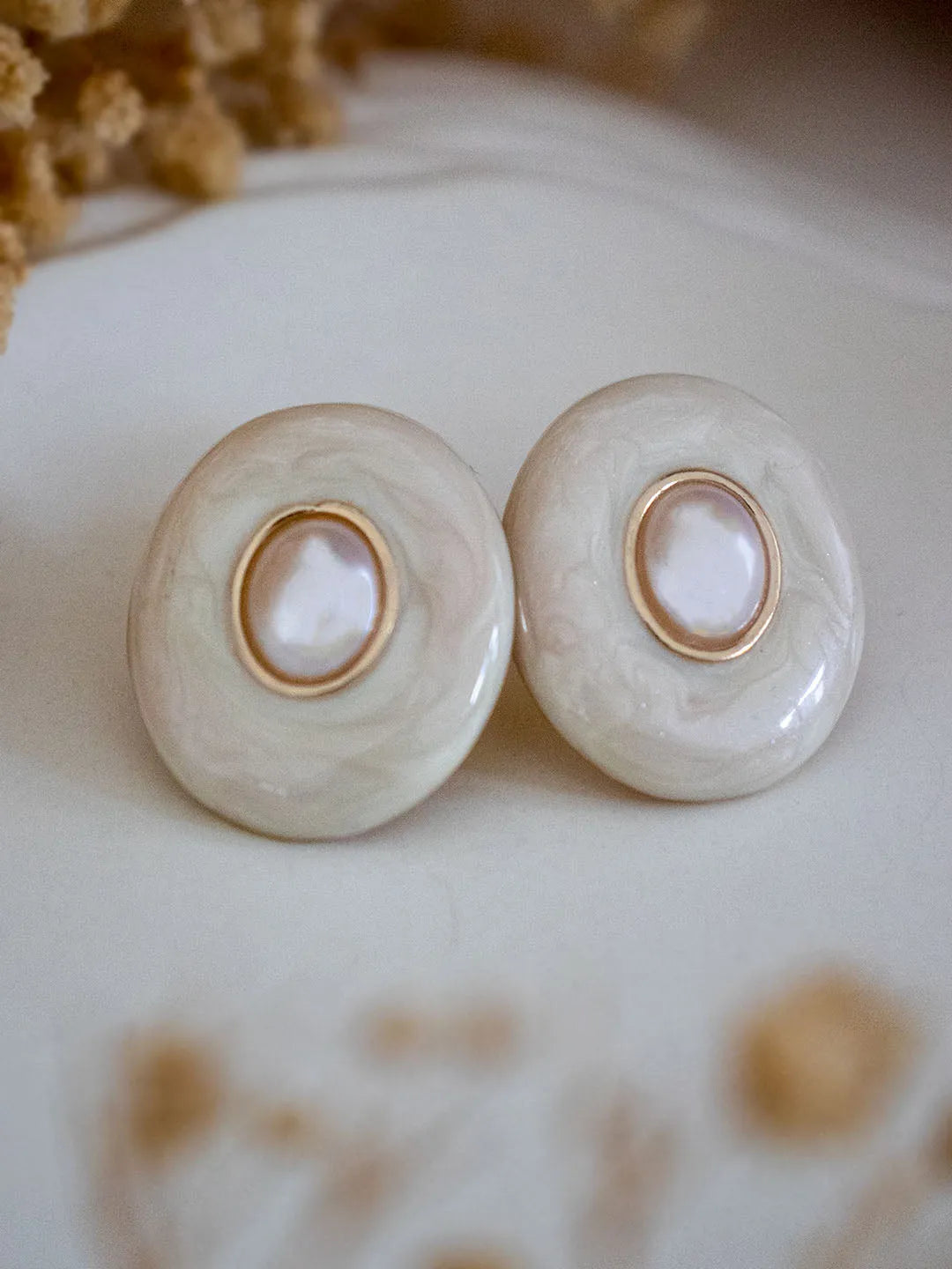 Ishhaara White Marble Effect Button Studs