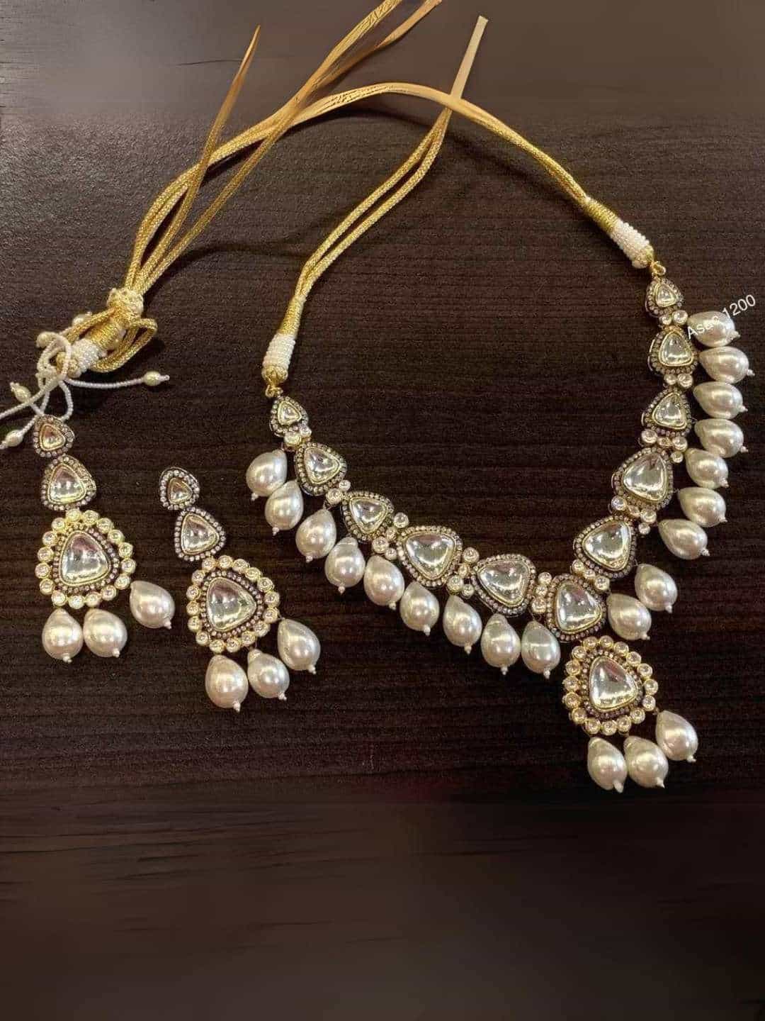 Ishhaara White Polki Kundan Pendant Necklace