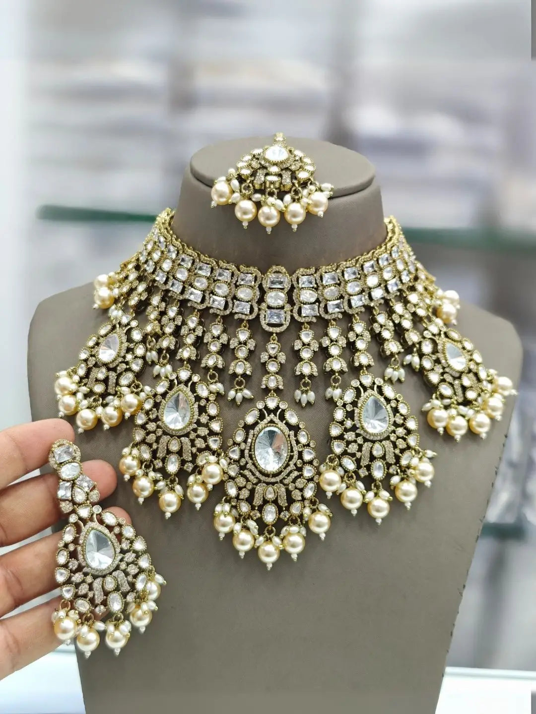 Ishhaara Red Premium Heavy Kundan Necklace Set With Earrings
