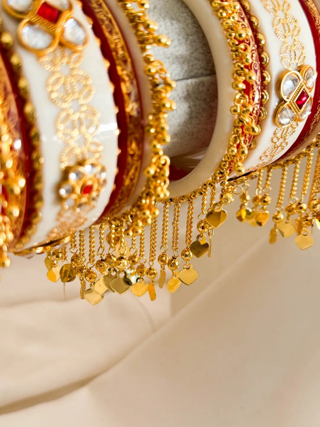 Ishhaara White Rajasthani Styled Chooda Set With Ghoogroo Bangles