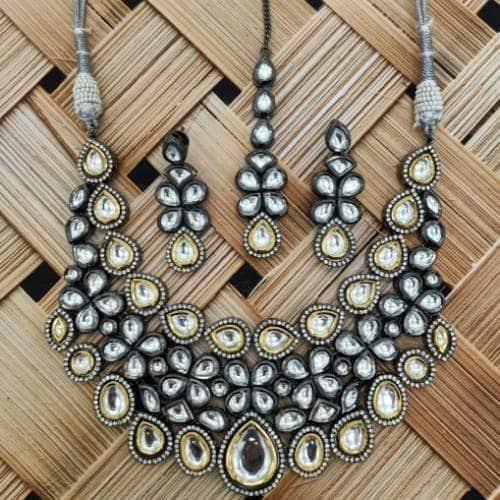 Ishhaara Rodium Gold Ad Kundan Necklace Teeka And Earring Set