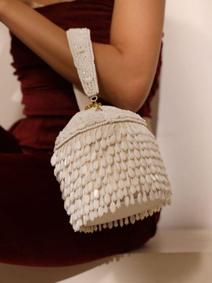 Ishhaara White Round Embellished Box Clutch