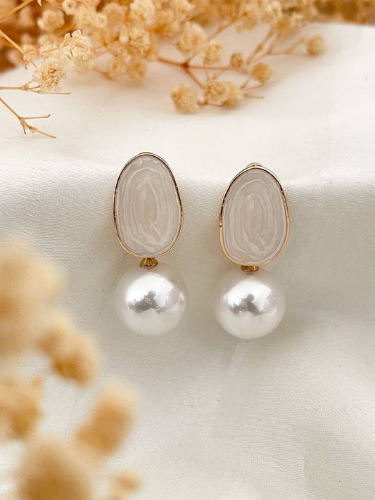 Ishhaara Sargun Mehta In Pearl Drop Earrings