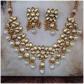 Ishhaara White Simple Kundan Tumble Necklace And Earring Set
