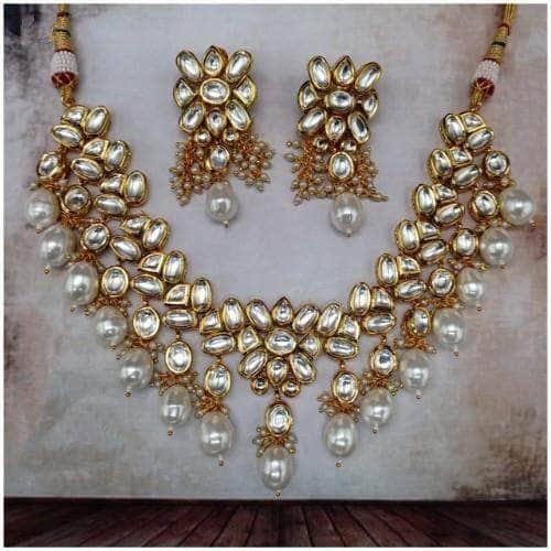 Ishhaara Simple Kundan Tumble Necklace And Earring Set