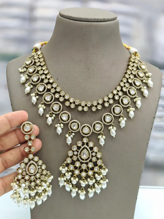 Ishhaara White Simple Victorian Kundan Studded Neckpiece