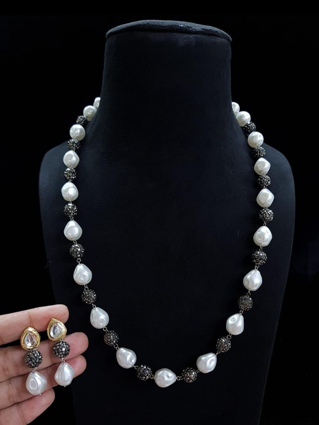 Ishhaara White Single Layered Pearl Drop Mala