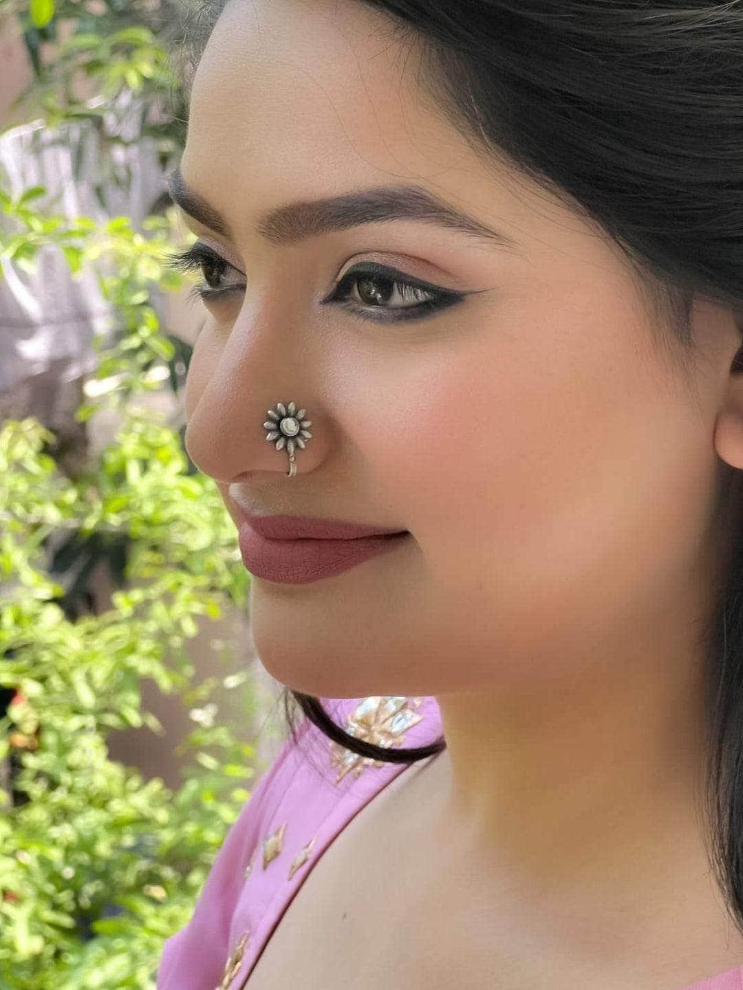 Ishhaara White Stone Floral Oxidised Nose Pin