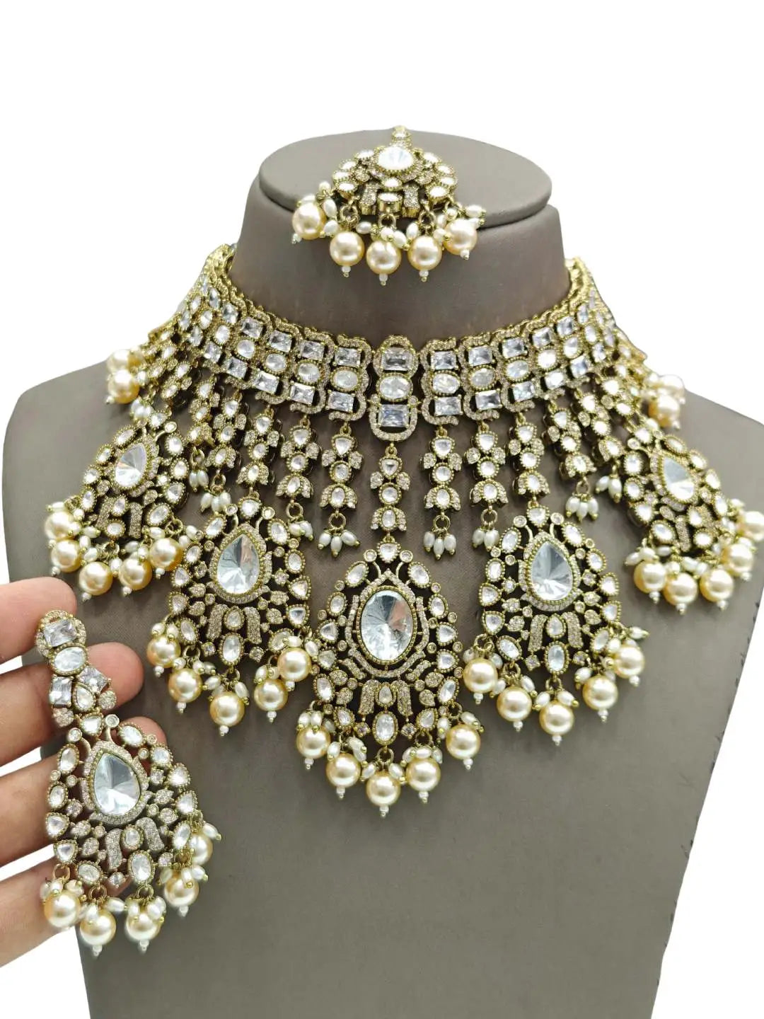 Ishhaara White Tranditional Gold Plated Choker Necklace