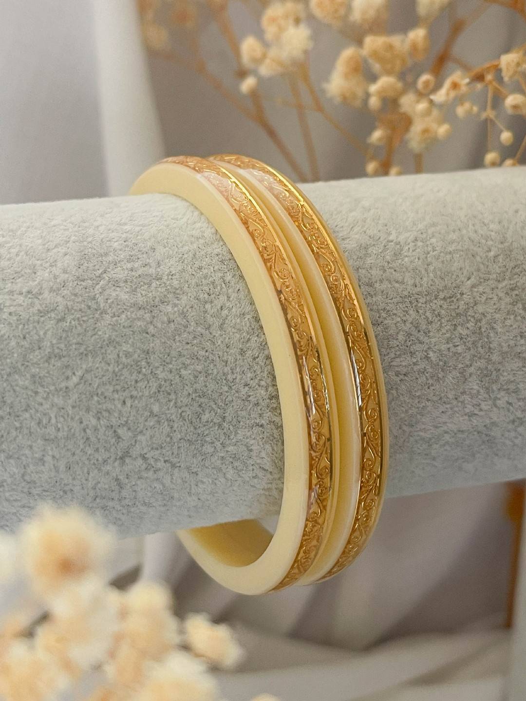 Ishhaara White Trending Viral Pola Bangles