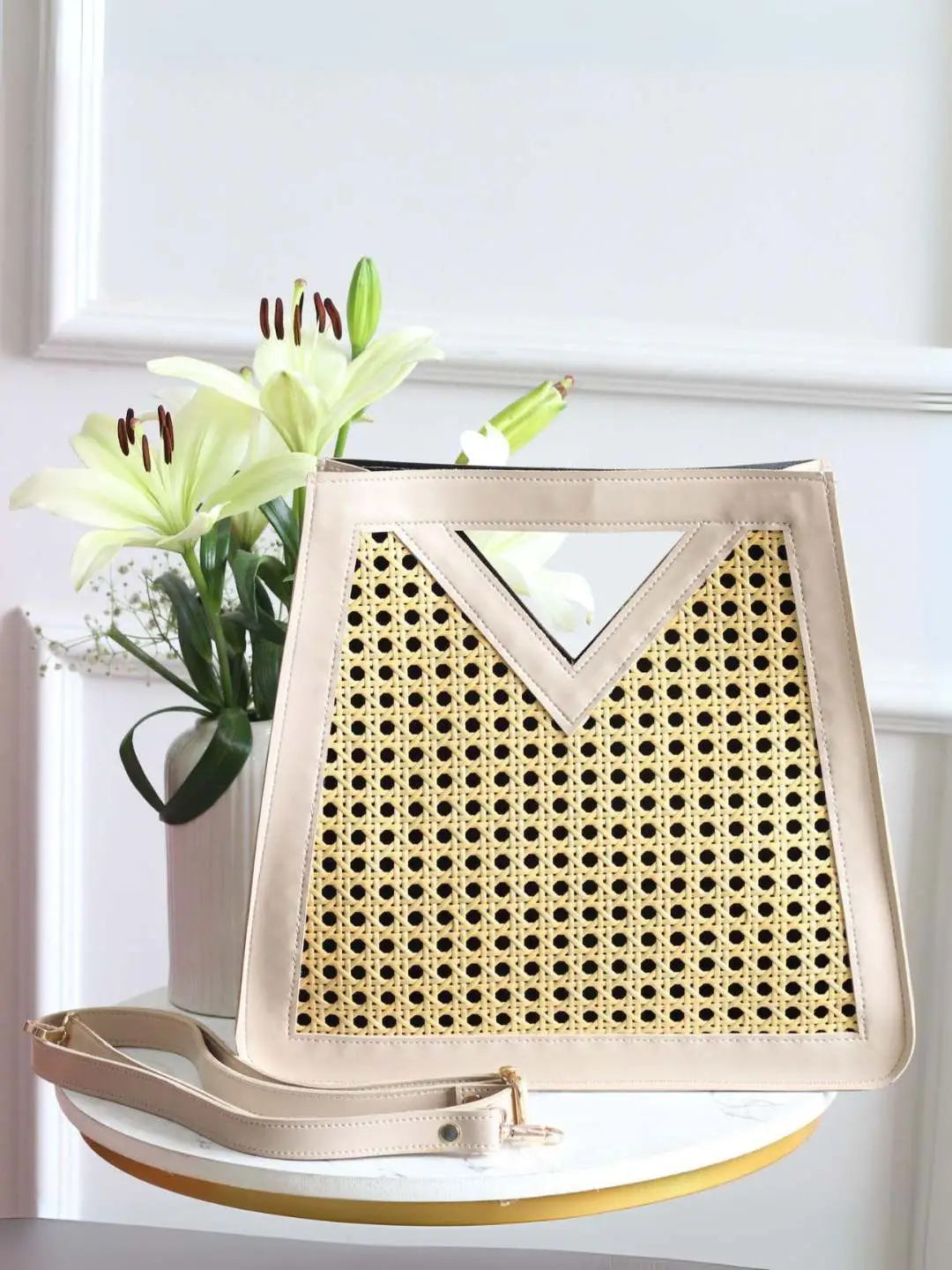 Ishhaara White V Cut Hand Held Handbag