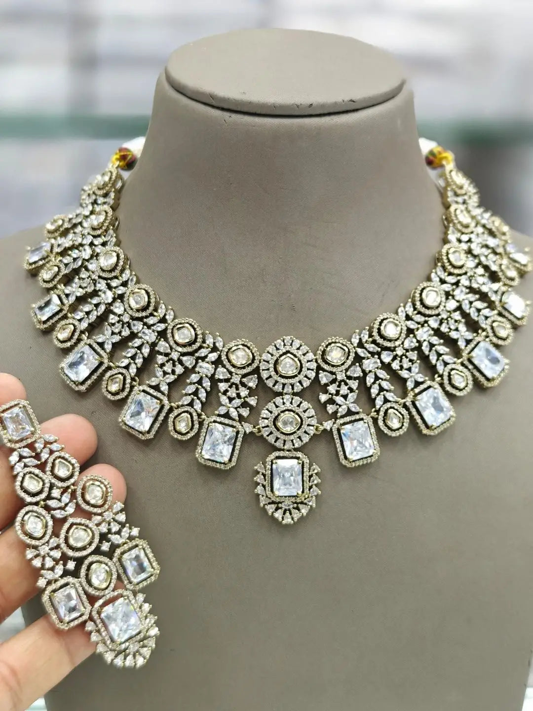 Ishhaara White Victorian Moissanite Stone Necklace