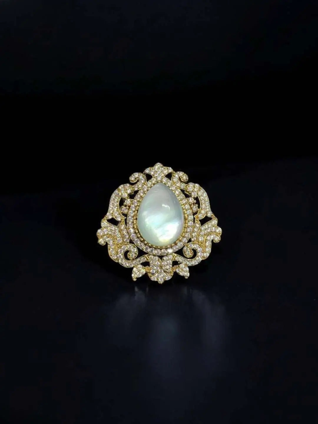 Ishhaara White Vintage Moonstone Style Brooch