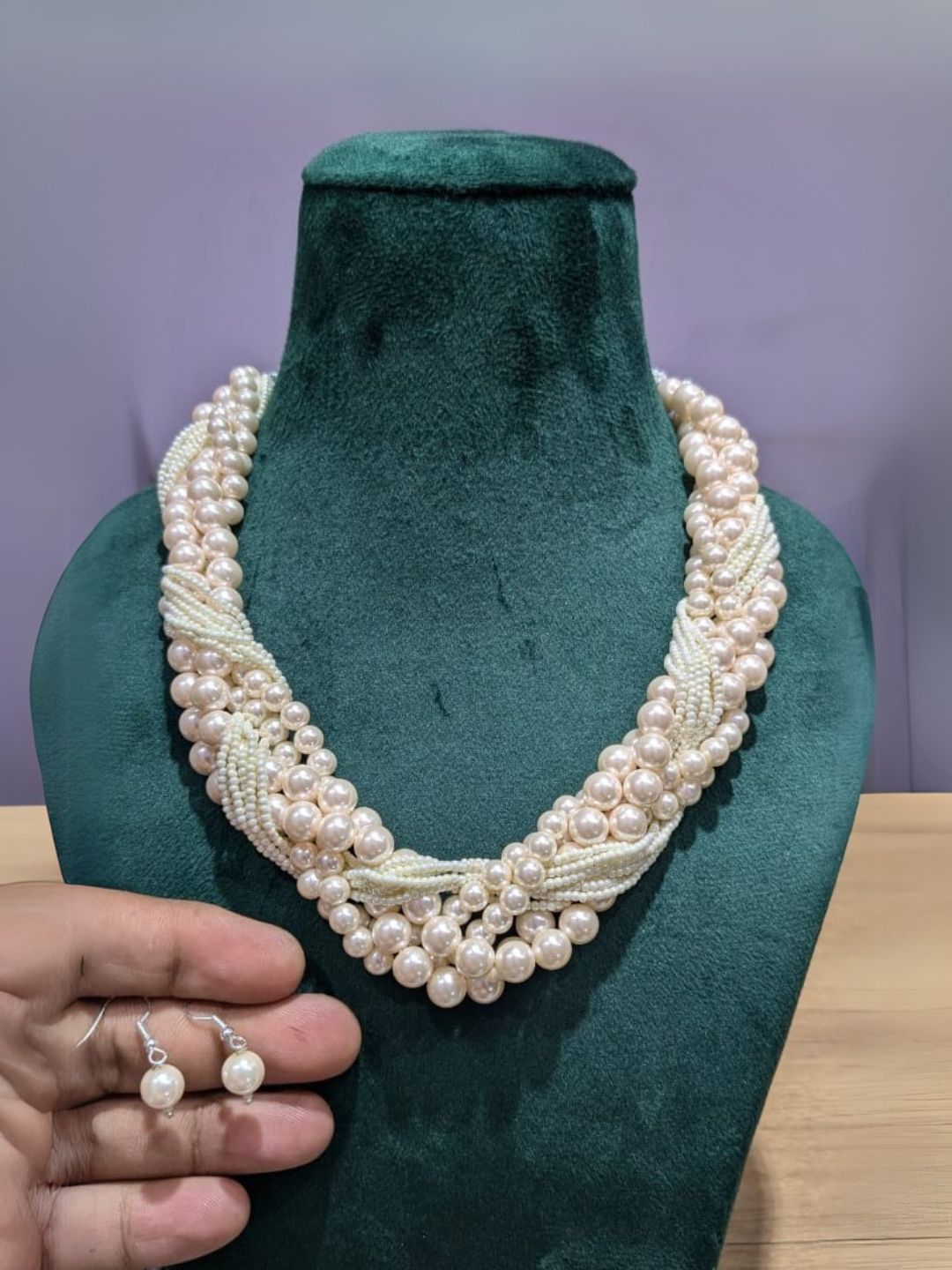 Ishhaara White Vintage Pearl Necklace