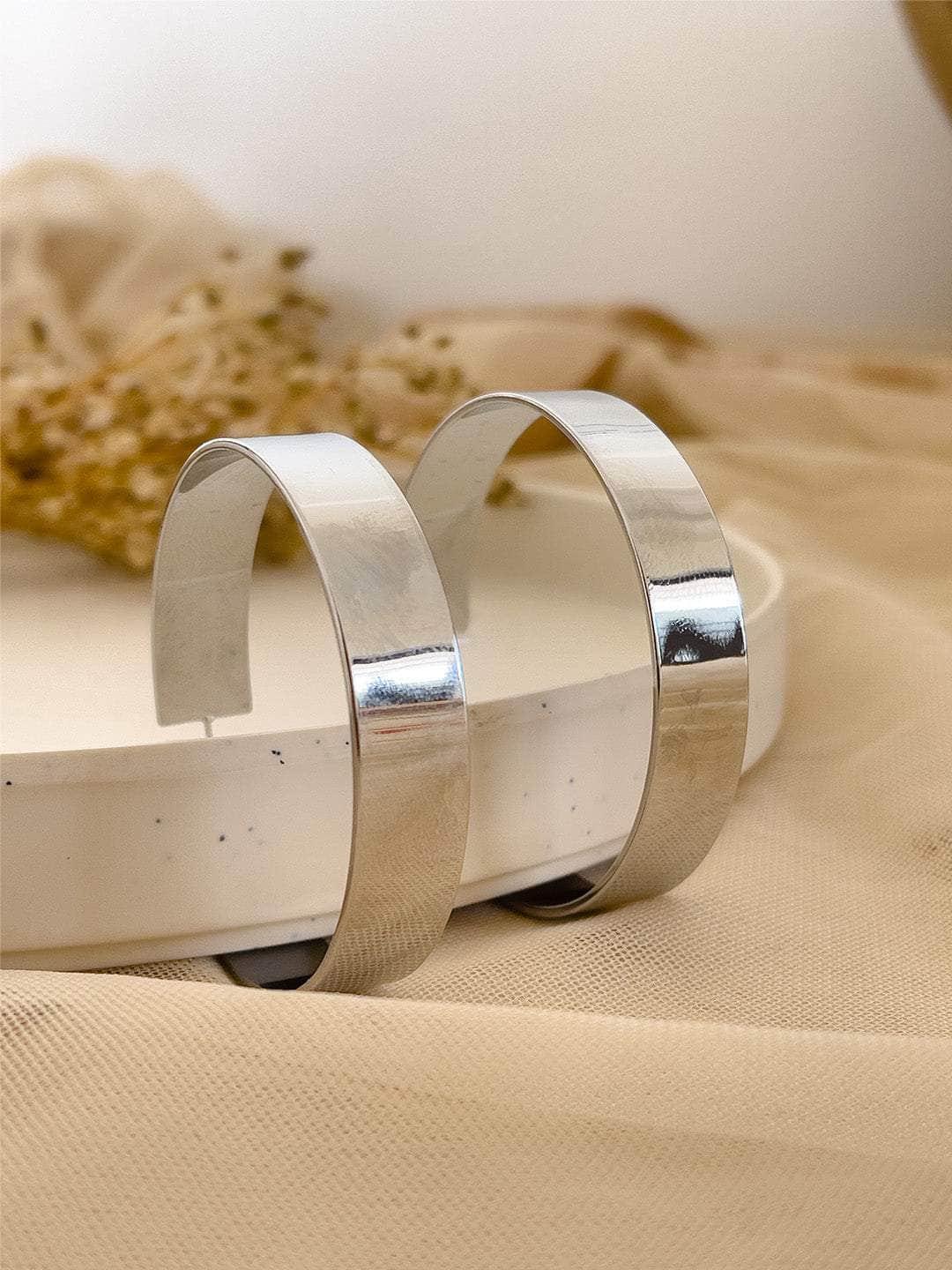 Ishhaara Nora Fatehi In Wide Chunky Big Hoops