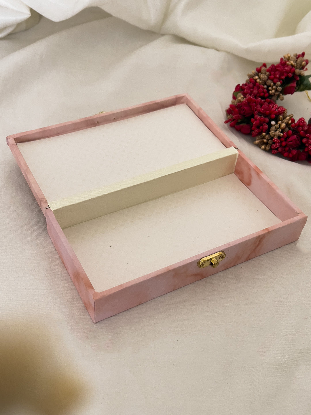 Ishhaara Wodden Fancy Shagun Gift Box