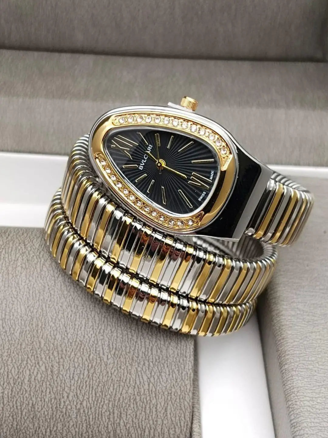 Ishhaara Women Luxury Snake Bracelet