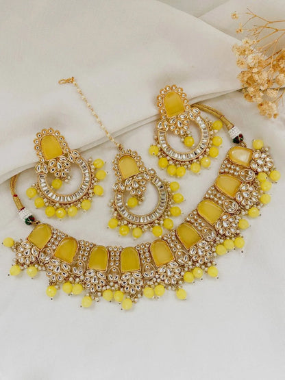 Ishhaara Yellow Elegant Simple Kundan Choker