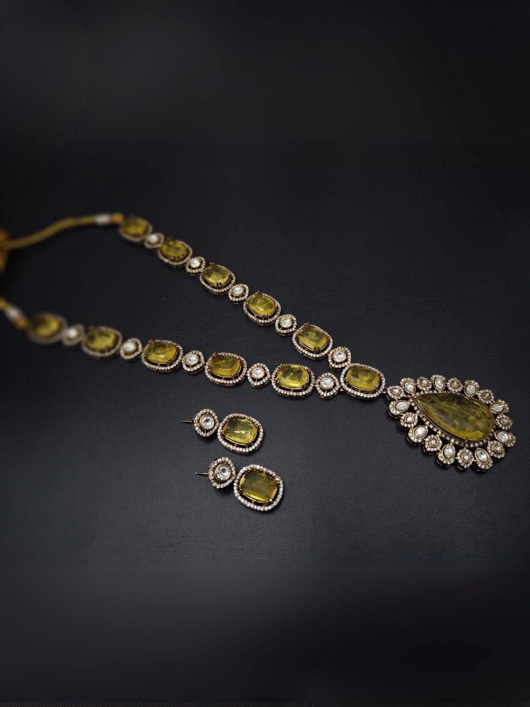 Ishhaara Yellow Emerald Cassidy Zirconia Jewellery Set