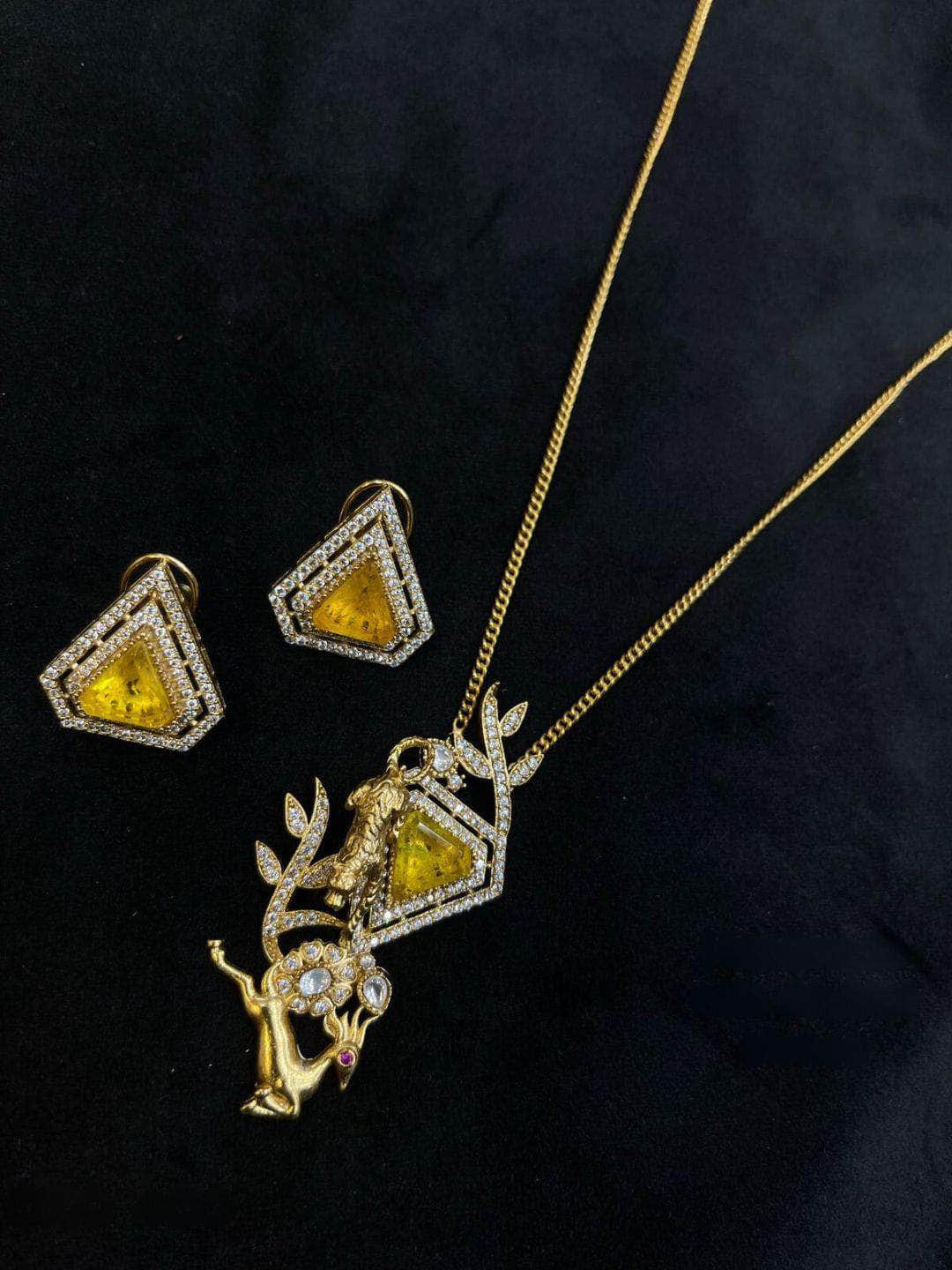 Ishhaara Red Graceful Triangle Shaped Polki Necklace