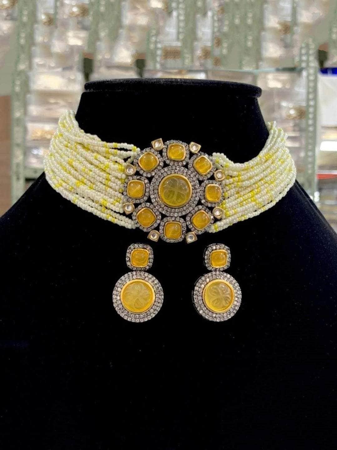 Ishhaara Mysteeva Choker