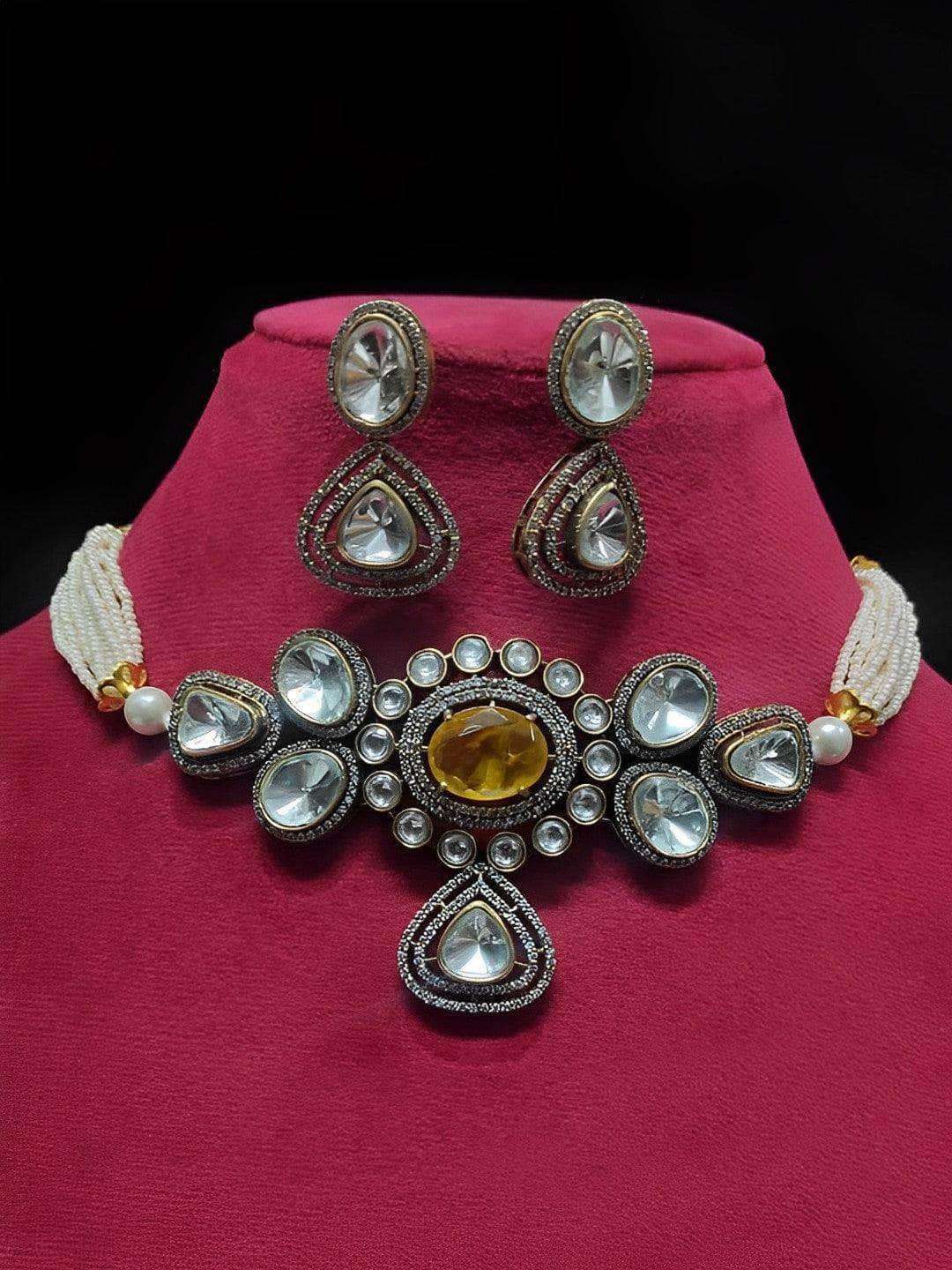 Ishhaara Nikita Dutta In Carved Center Kundan Choker Set