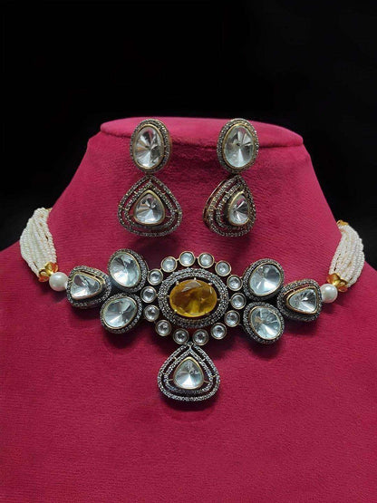 Ishhaara Nikita Dutta In Carved Center Kundan Choker Set