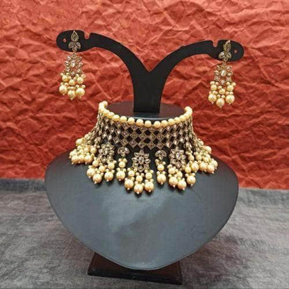 Ishhaara Reverse Ad Choker And Earring Set